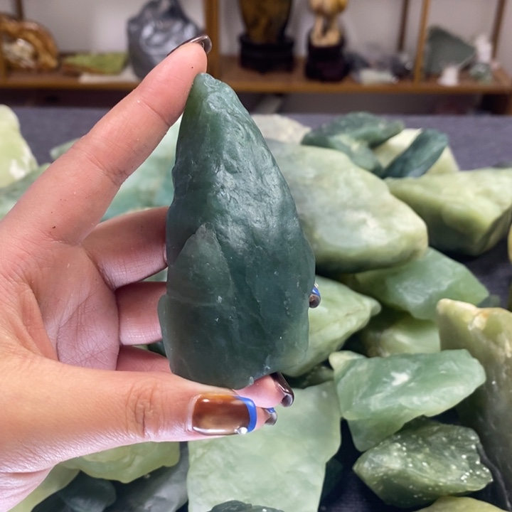 蛇纹石玉未镶嵌简易