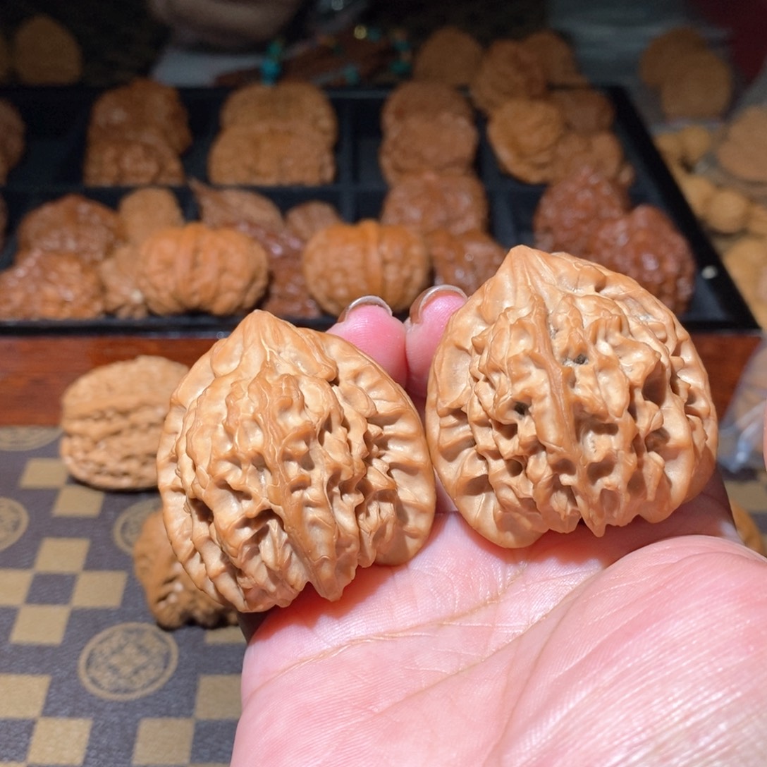 花****把件文玩核桃龙门涧