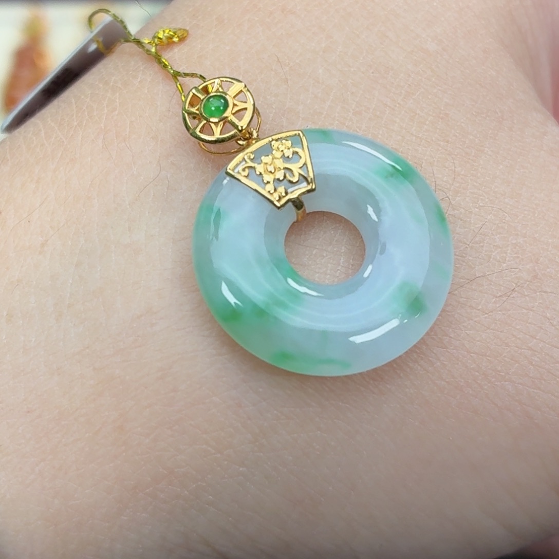 翡翠18K金镶嵌颈饰