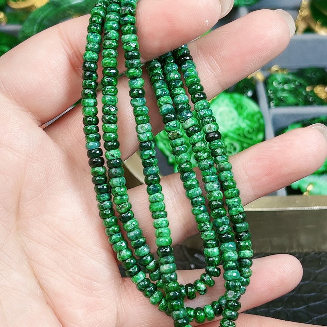 翡翠颈饰未镶嵌手链