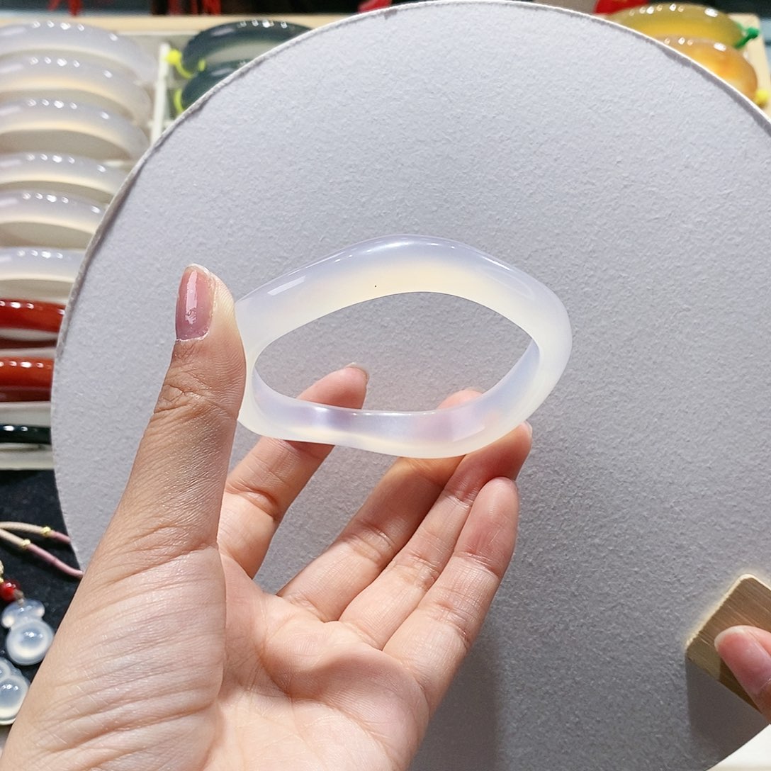 玛瑙/玉髓手镯未镶嵌60.2