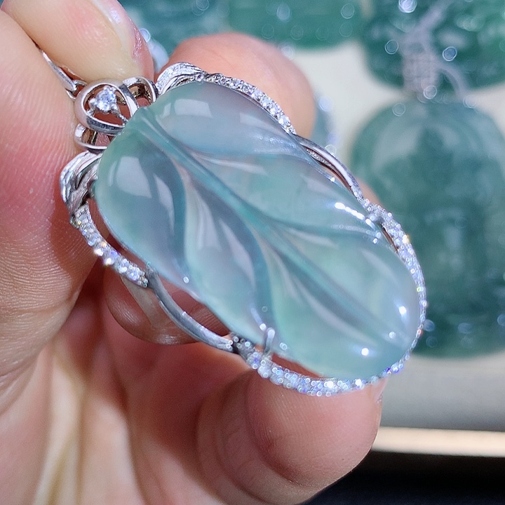 【闪购商品】翡翠颈饰银S925镶嵌天然翡翠