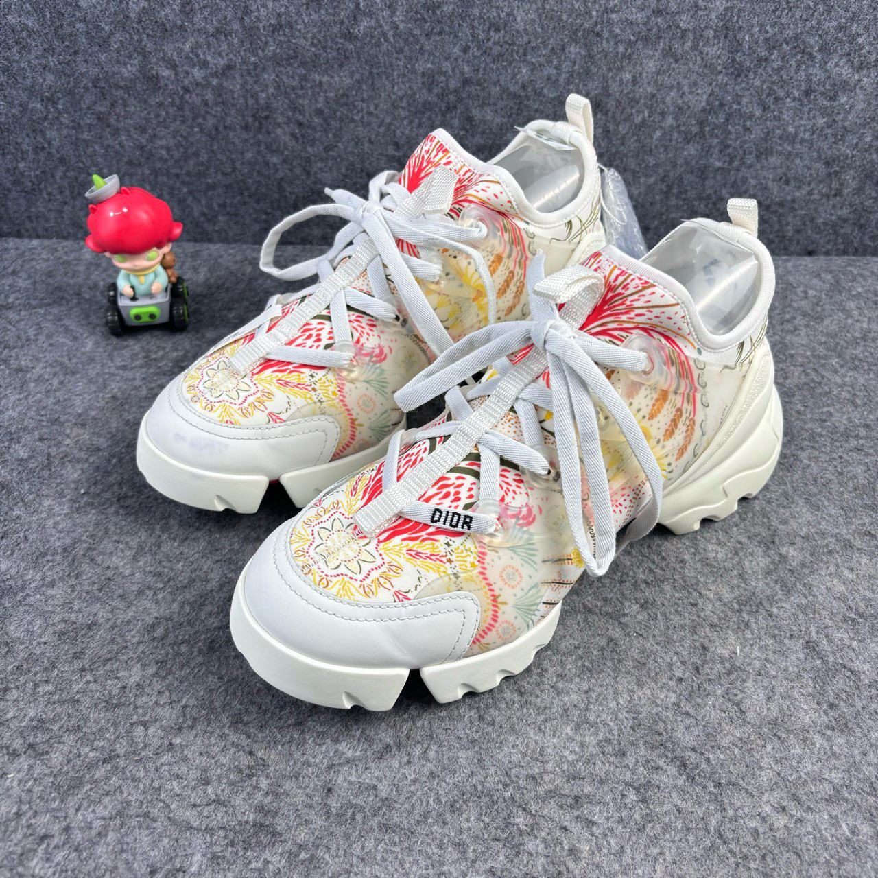 95新 DIOR/迪奥 字母系带彩绘老爹鞋 36码 YLP1609