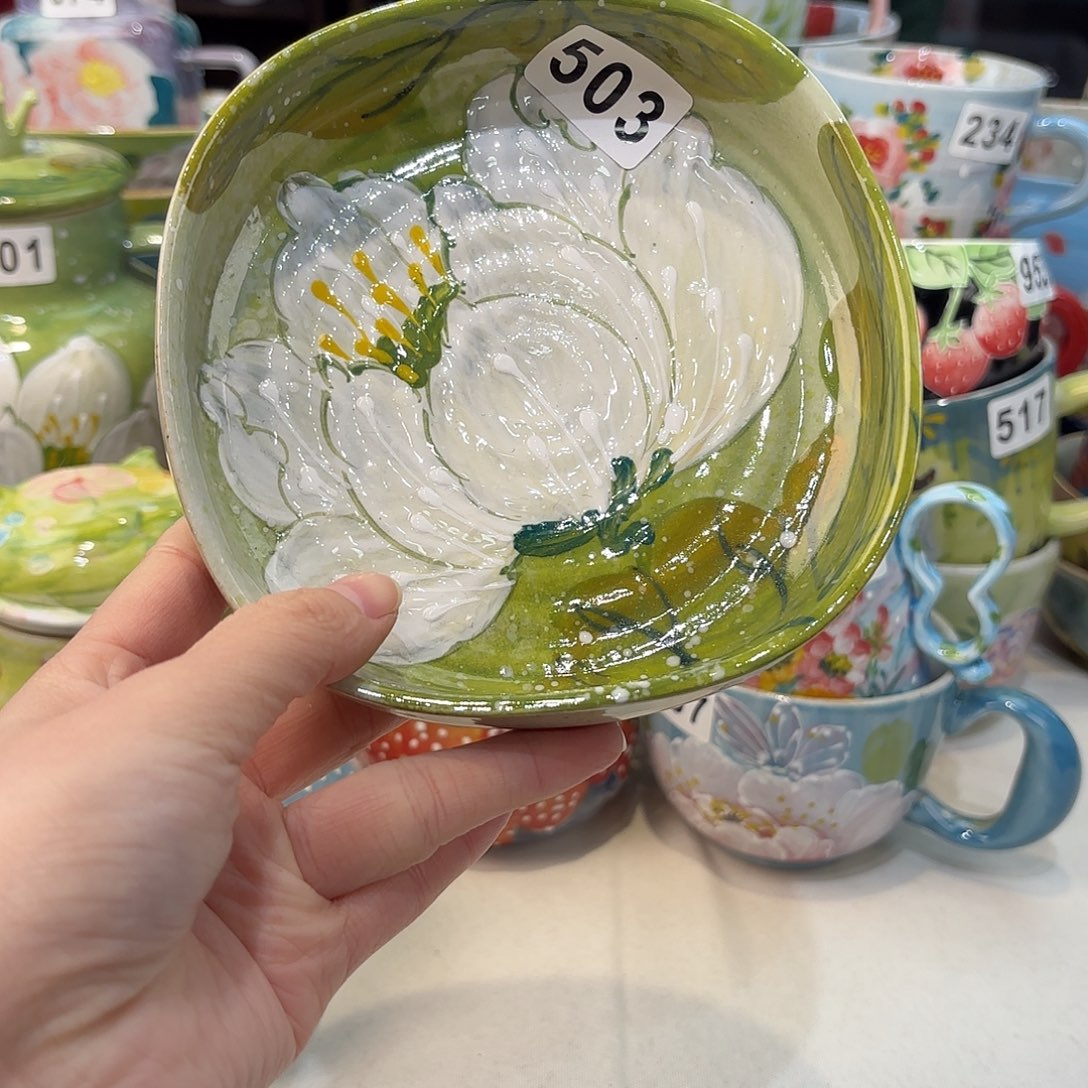 瓷片兔兔好可爱啊我