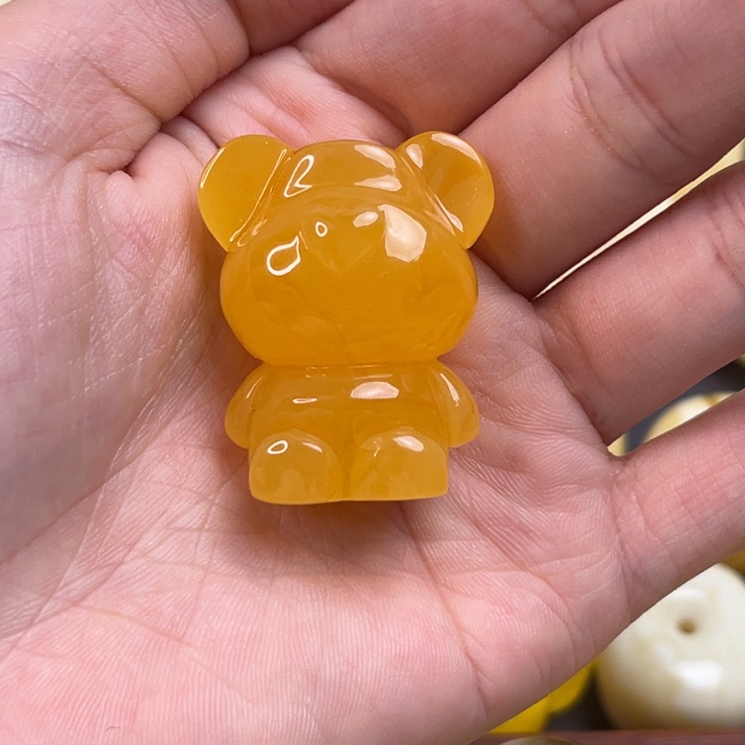 琥珀裸石未镶嵌小熊