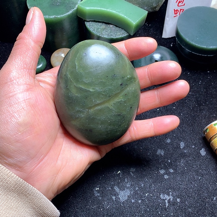 和田玉（糖玉）未镶嵌珠宝奇石