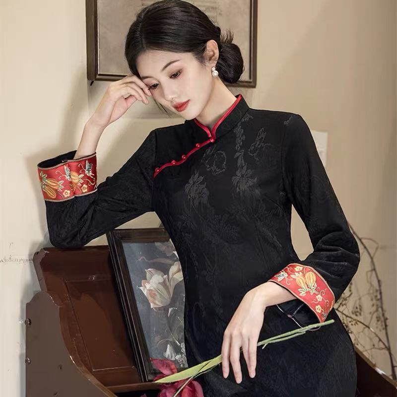 Z 1582 【止渊】 黑色 珠珠扣 提花 薄绒 旗袍