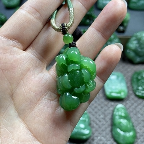 【闪购商品】颈饰未镶嵌和田玉