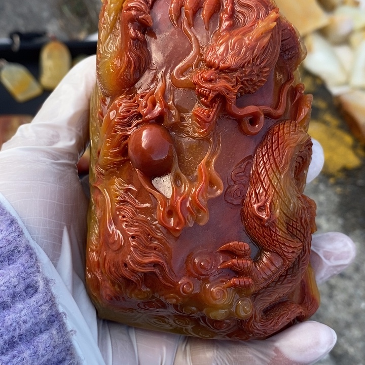 石英质玉（黄龙玉）未镶嵌颈饰