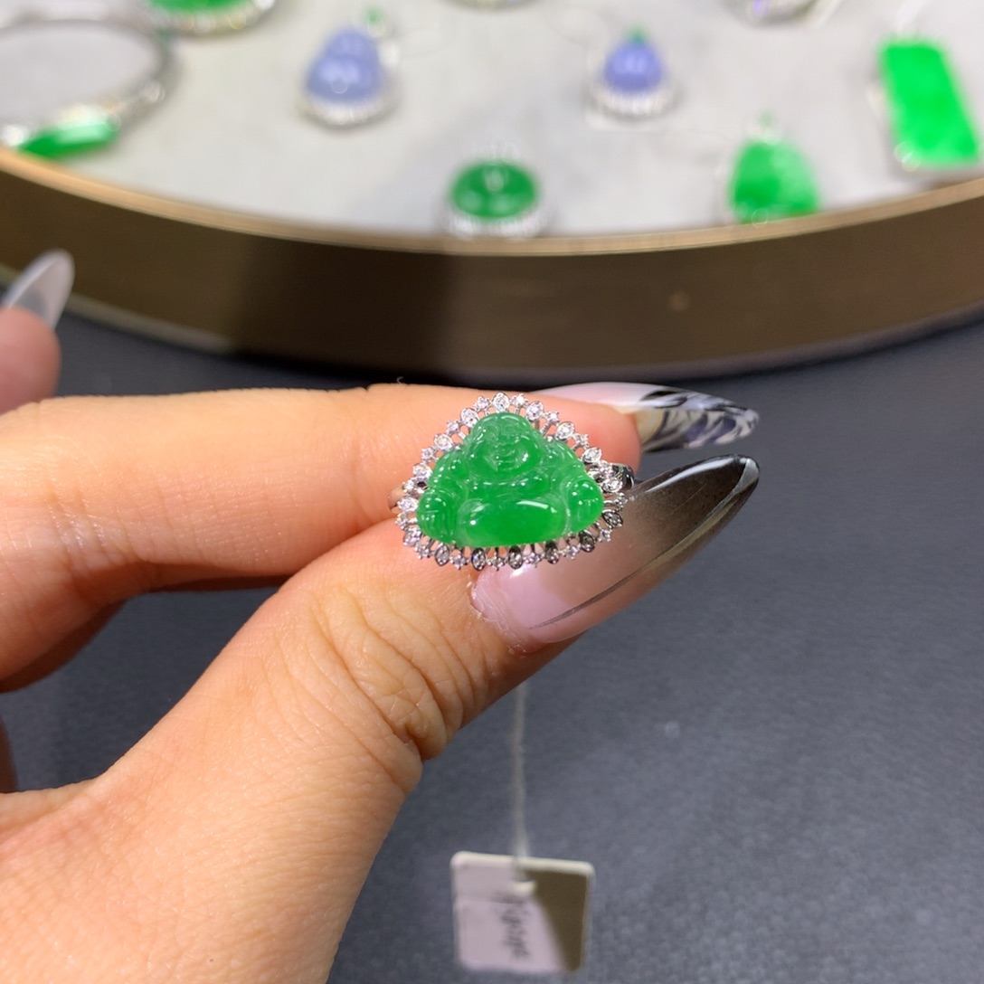 翡翠戒指18K金镶嵌翡翠