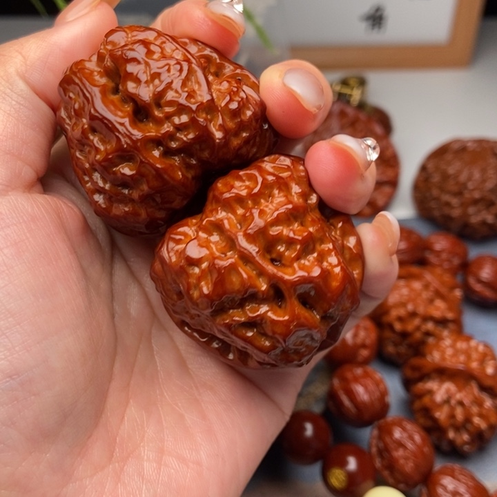 皮***粥文玩核桃吊坠精品蛤蟆头大尺寸