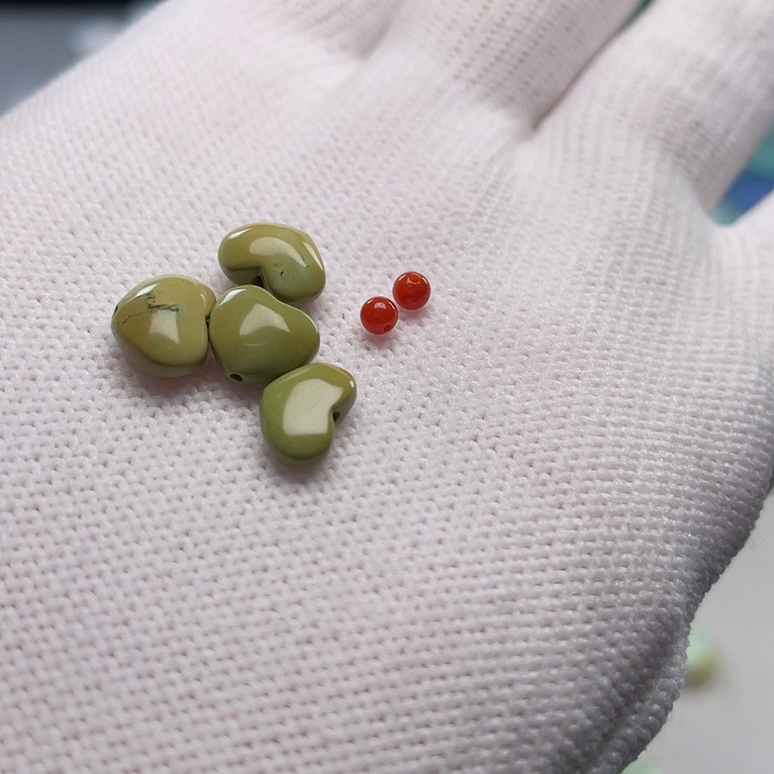 南红玛瑙未镶嵌珠宝奇石