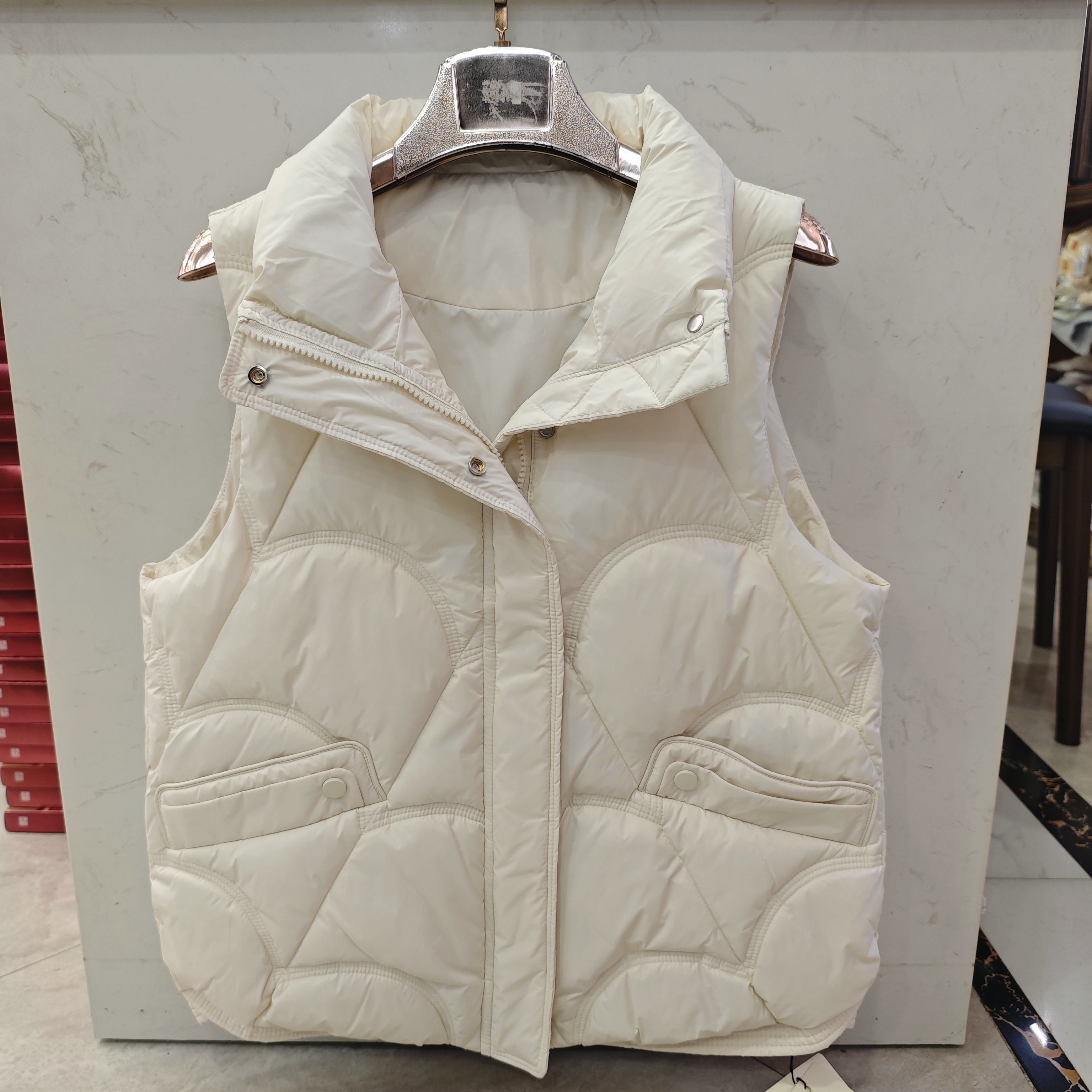 【燕珍时装】2025冬季新款128099时尚百搭休闲简约棉马甲