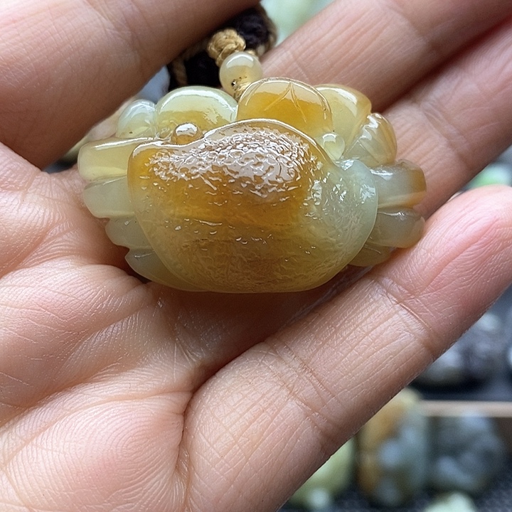 颈饰未镶嵌和田玉（糖玉）