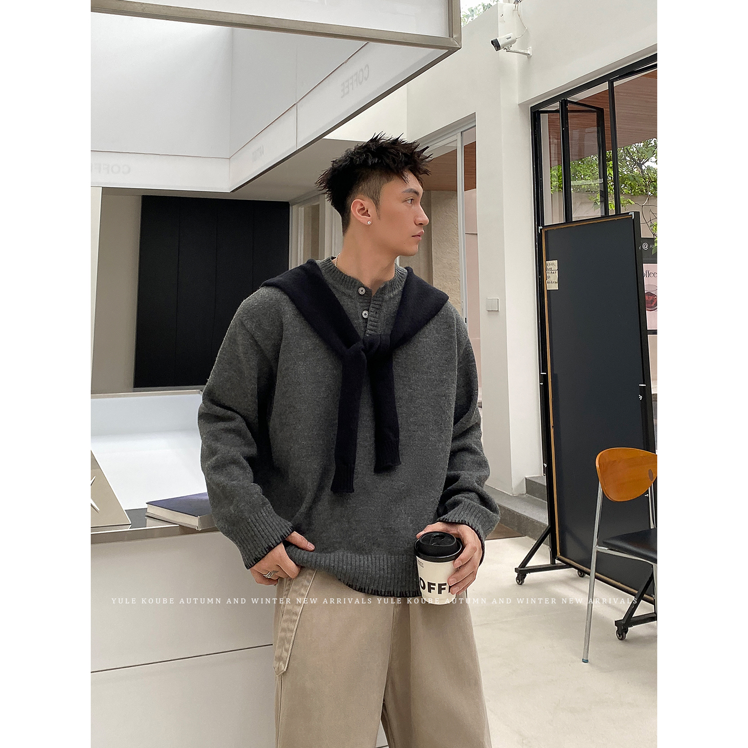 余乐「韩系 假两件披肩」小众高级感撞色圆领毛衣男重磅宽松针织衫