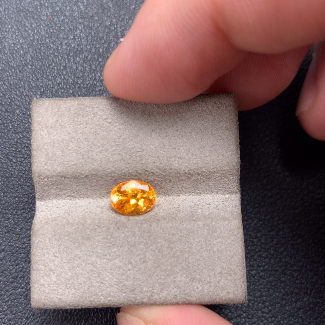 石榴石（芬达石）未镶嵌裸石1.17ct裸石