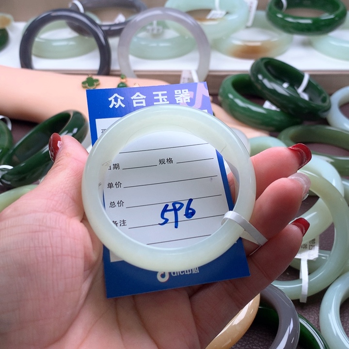 和田玉手镯52未镶嵌