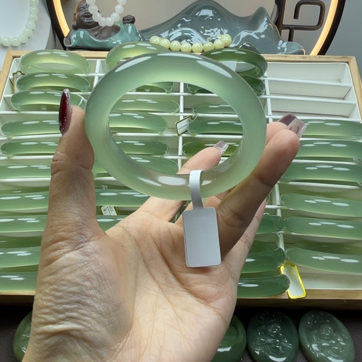 三***ᴳ岫玉未镶嵌手镯岫玉