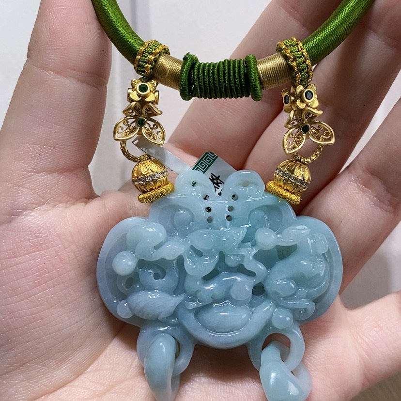 【闪购商品】翡翠未镶嵌颈饰