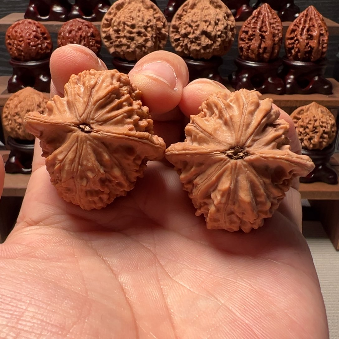 与****文玩核桃把件40独家磨盘