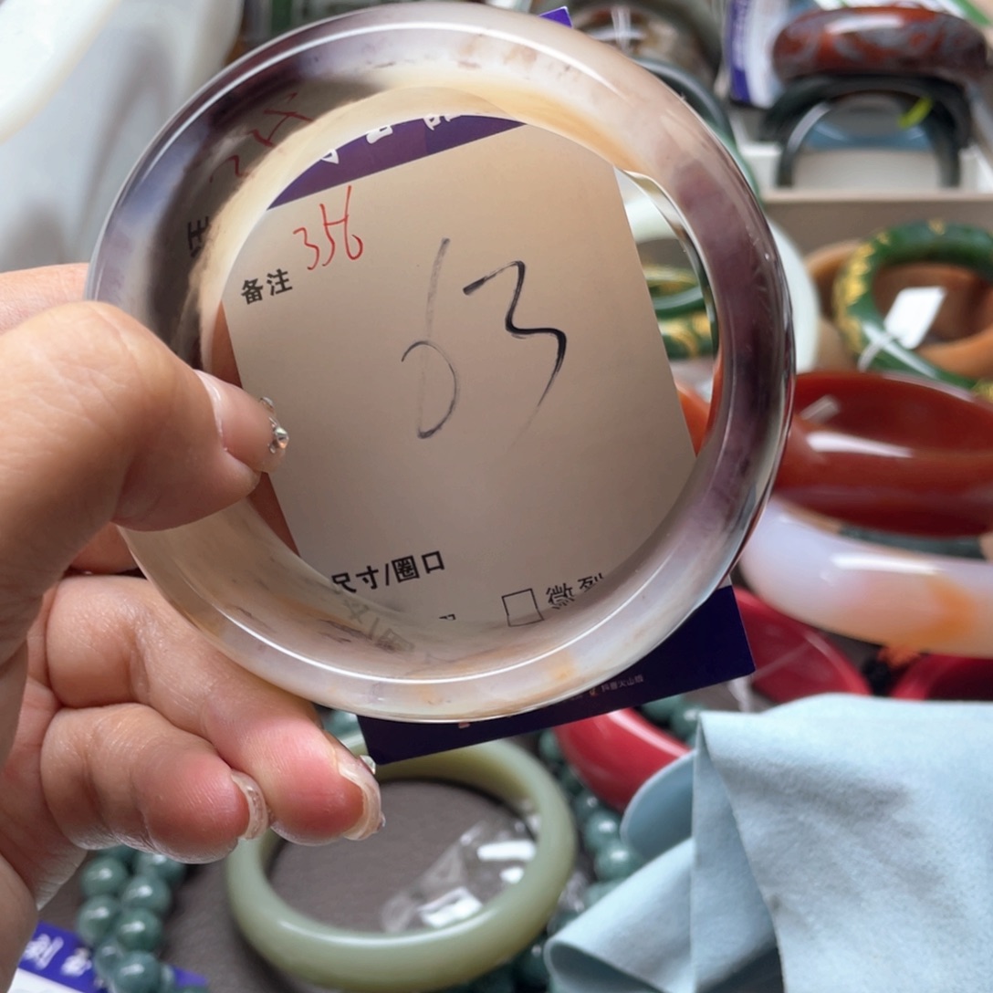 未镶嵌手镯石英岩玉