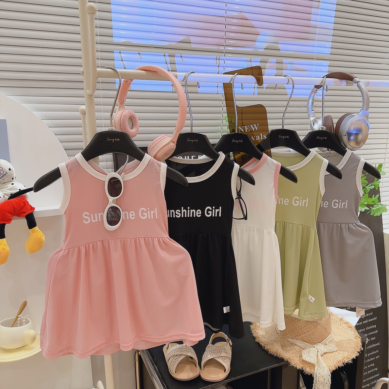 2025女童连衣裙夏季女宝冰丝裙子韩版背心裙字母洋气休闲童装