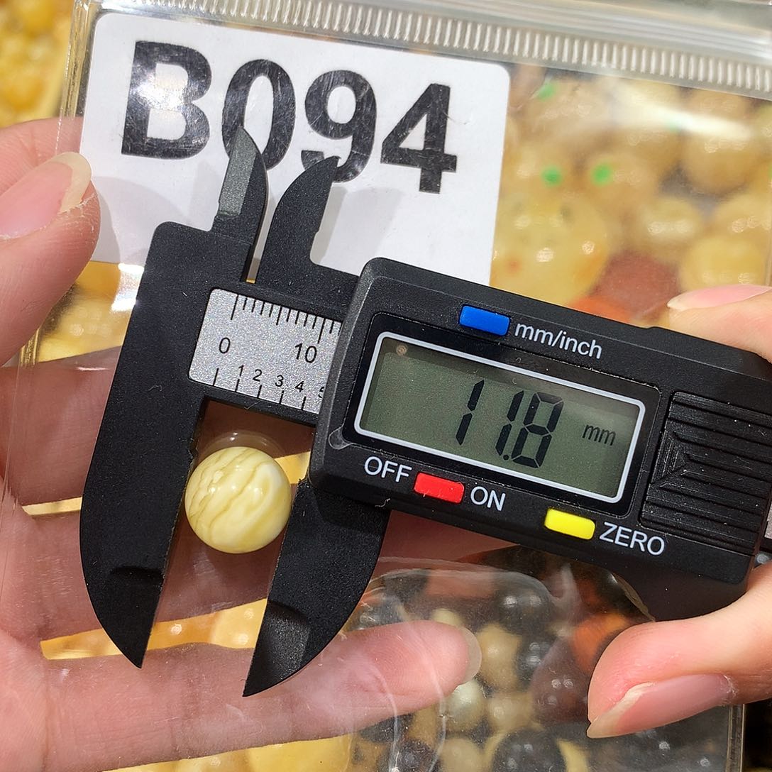 未镶嵌琥珀珠宝奇石