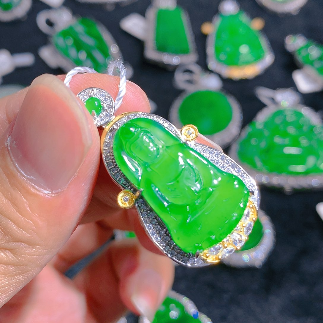 翡翠颈饰银S925镶嵌吊坠