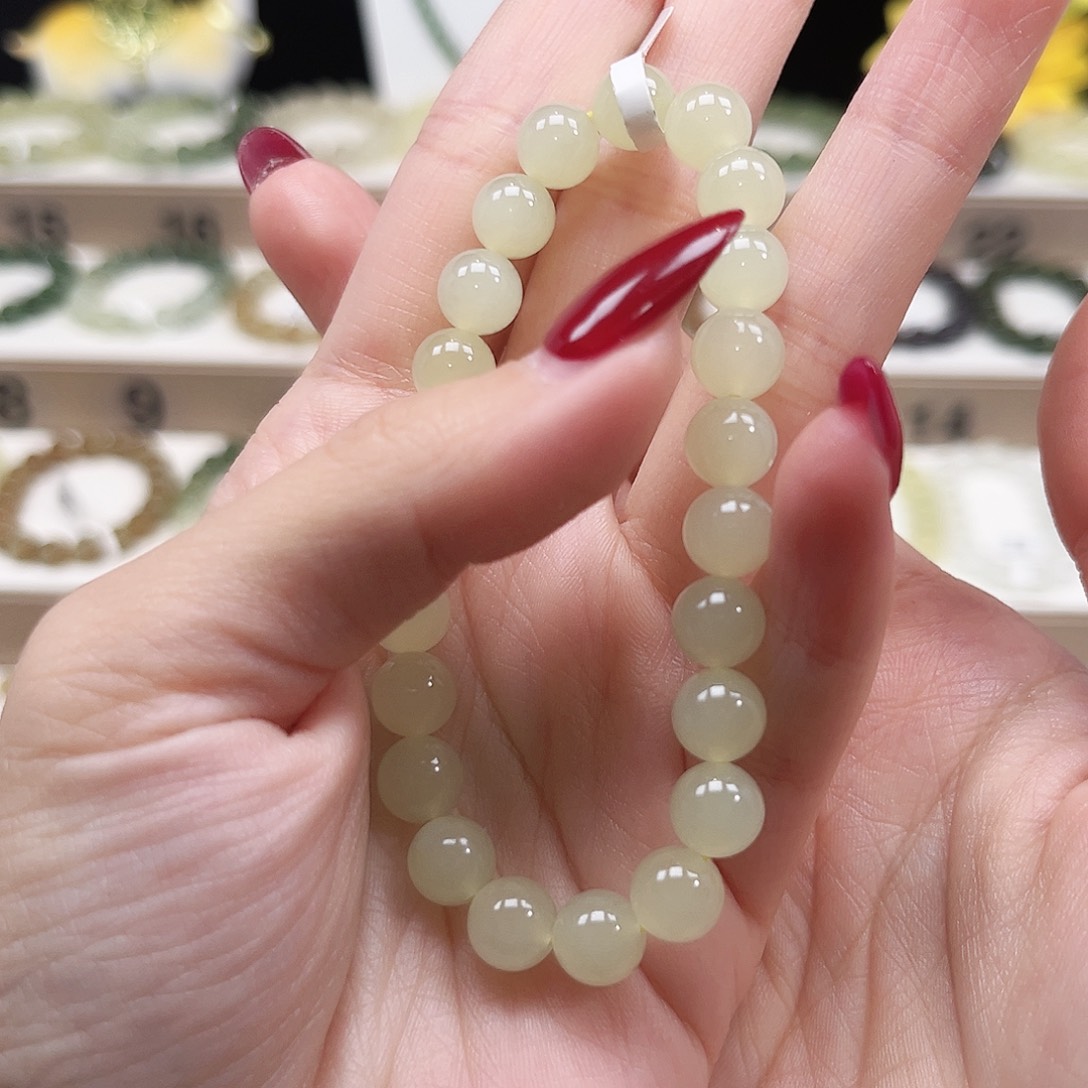 ****谦和田玉未镶嵌手链