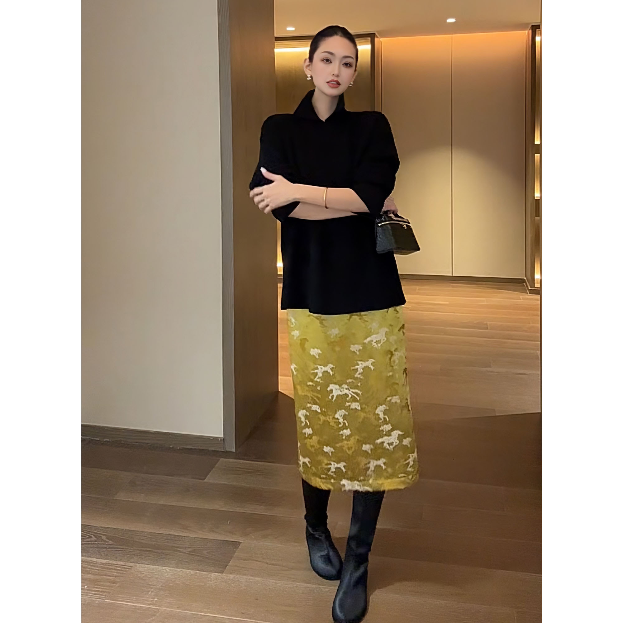 AME  午马之美裙    浅中式印花斜裁稠感松紧腰中长裙ZD11BZHJ364