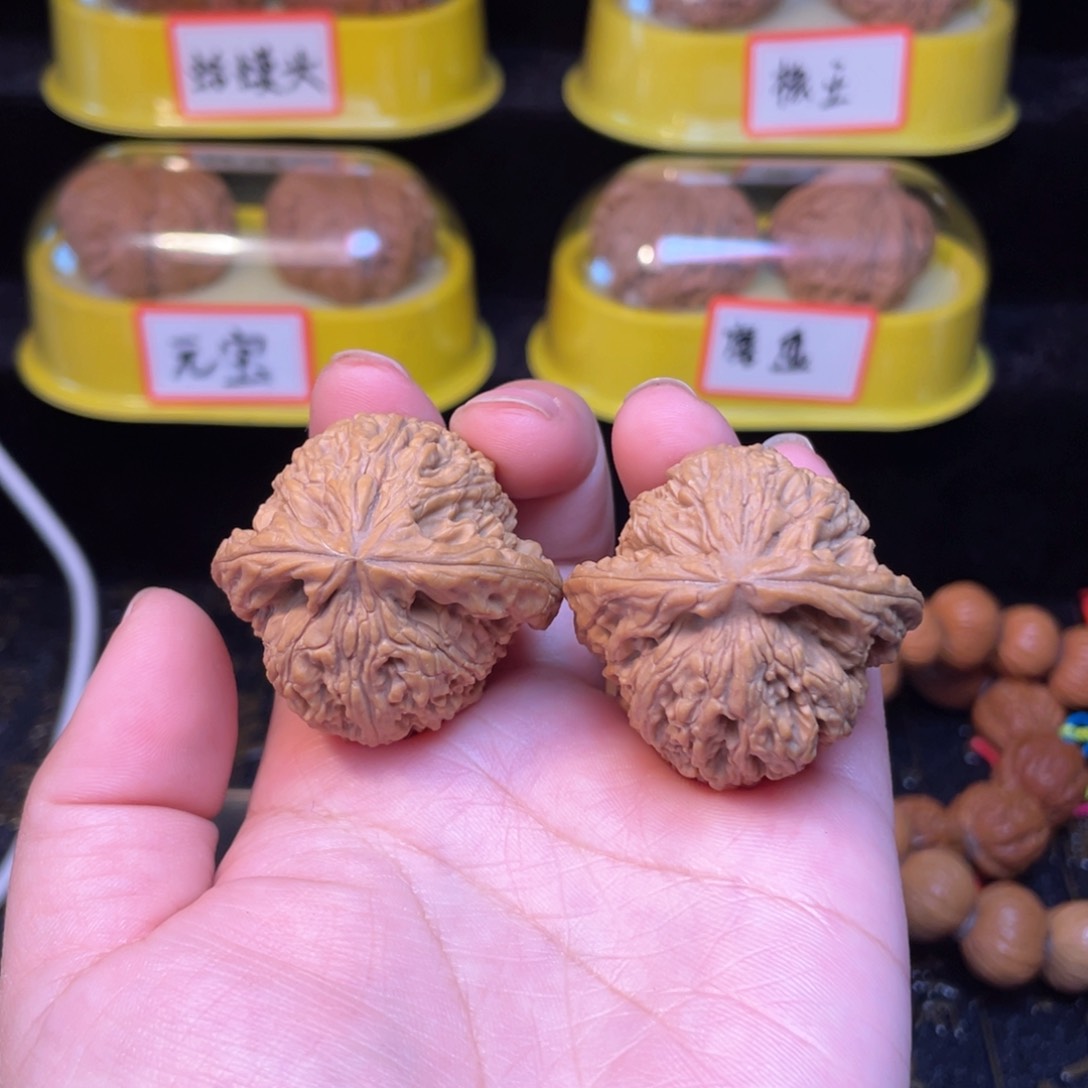 文玩核桃把件南疆石38尺