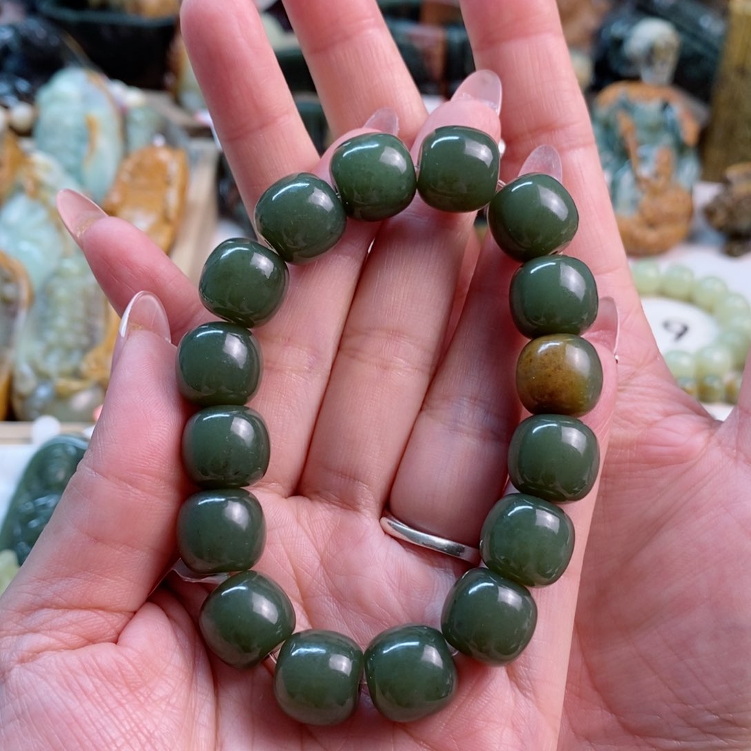透闪石质玉手串未镶嵌