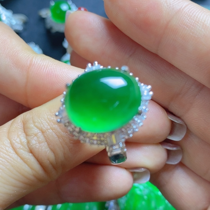 【闪购商品】翡翠挂件未镶嵌蛋面