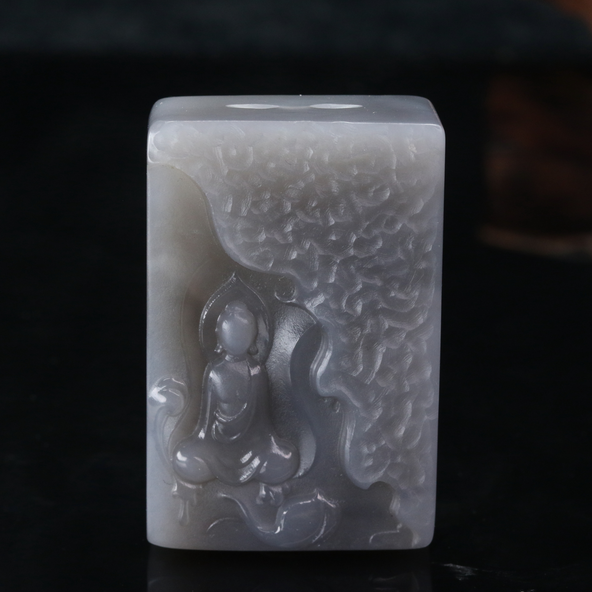 19和田玉烟紫无相观音/300378上海嘉禾拍卖