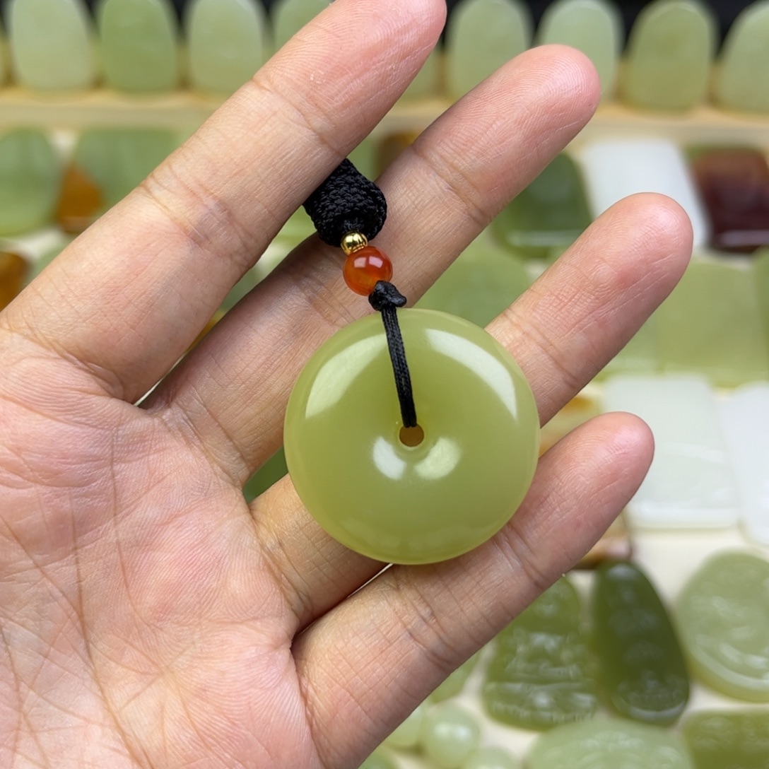 新疆昆仑山来平安扣