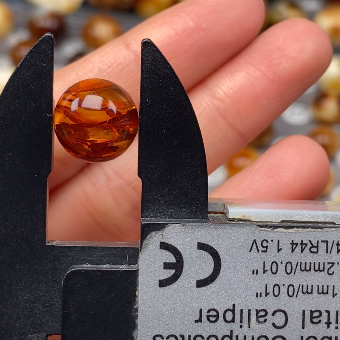 琥珀未镶嵌耳饰圆珠