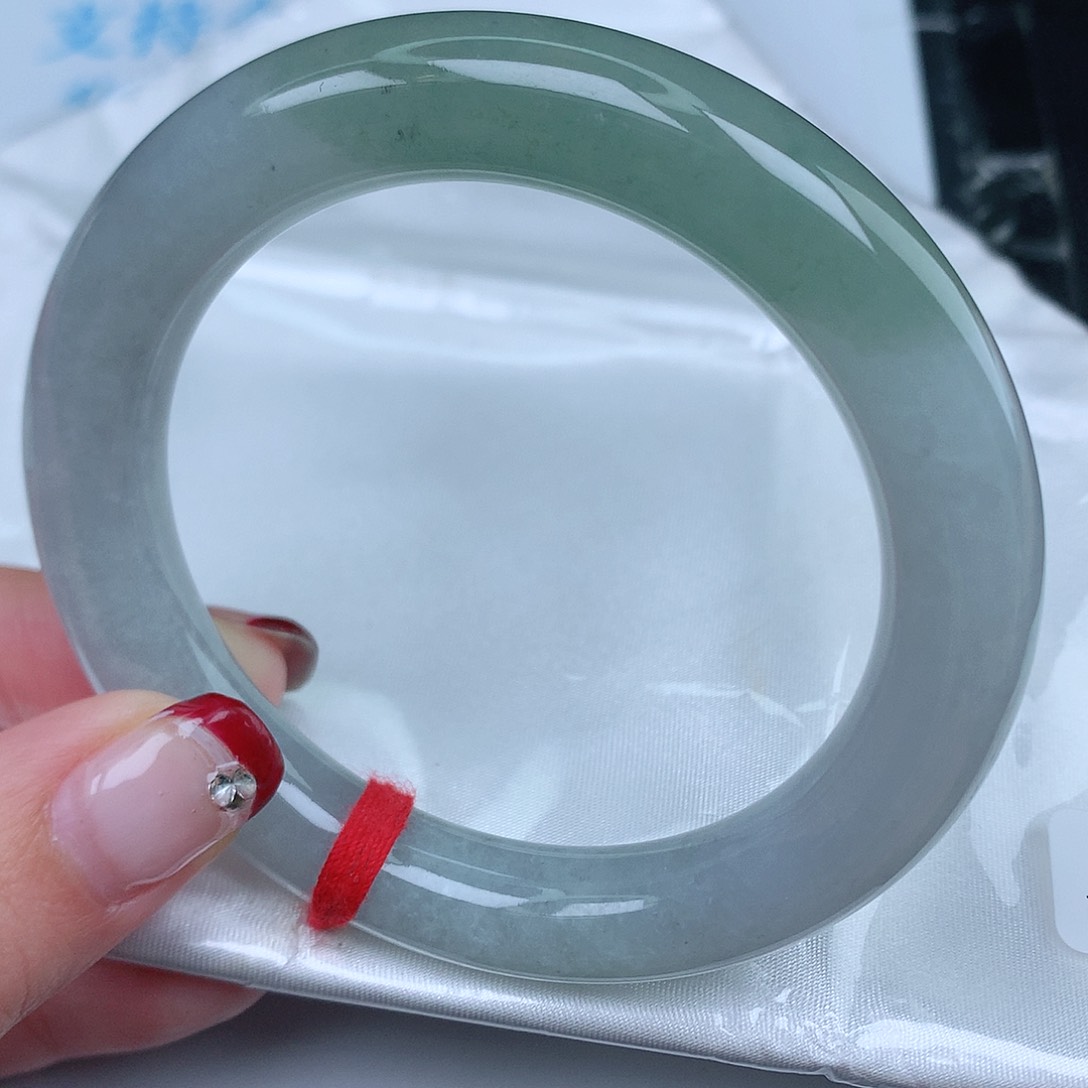 翡翠手镯（圆镯）未镶嵌天然