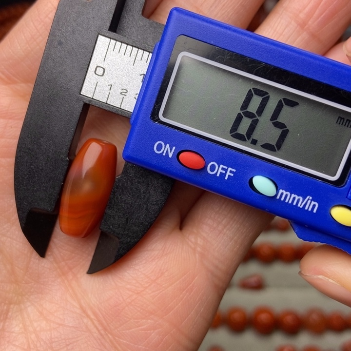 南红玛瑙配饰未镶嵌