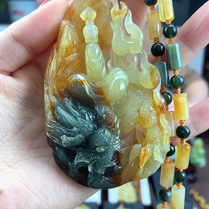 蛇纹石玉未镶嵌颈饰