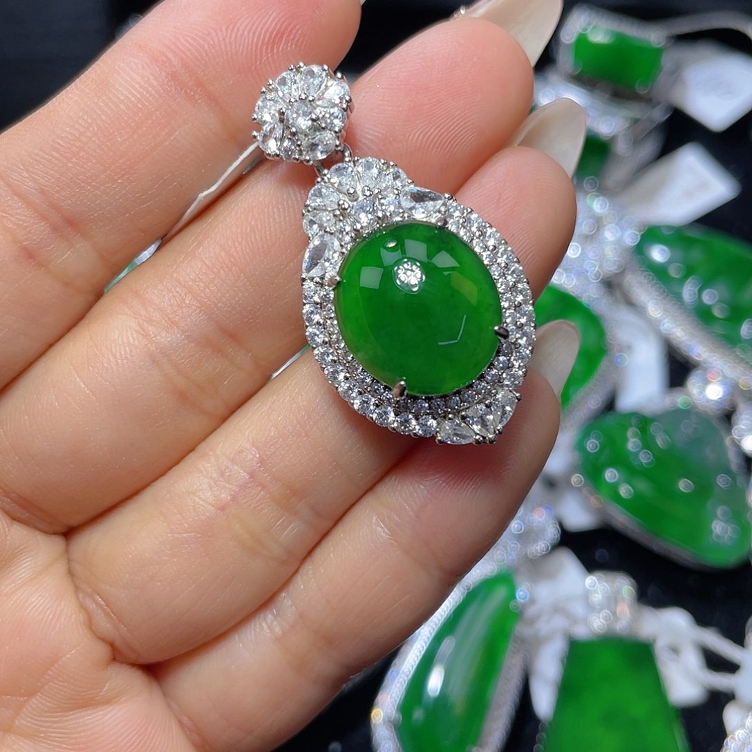 翡翠颈饰银S925镶嵌翡翠