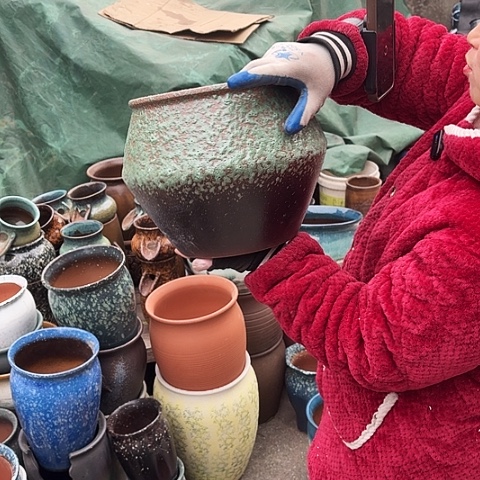 口24高24瑕疵盆子。 