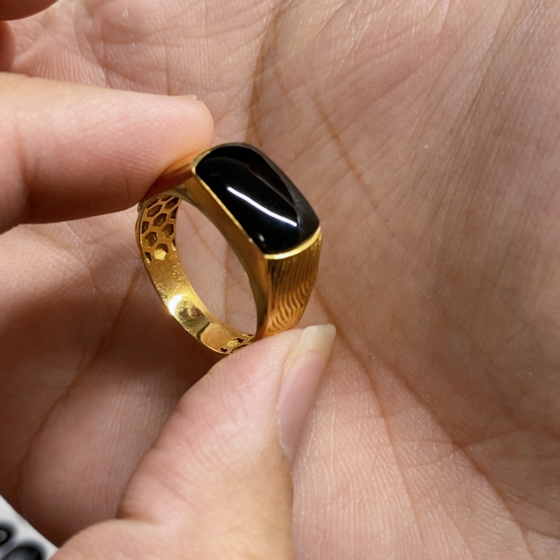 翡翠戒指18K金镶嵌墨翠马鞍戒