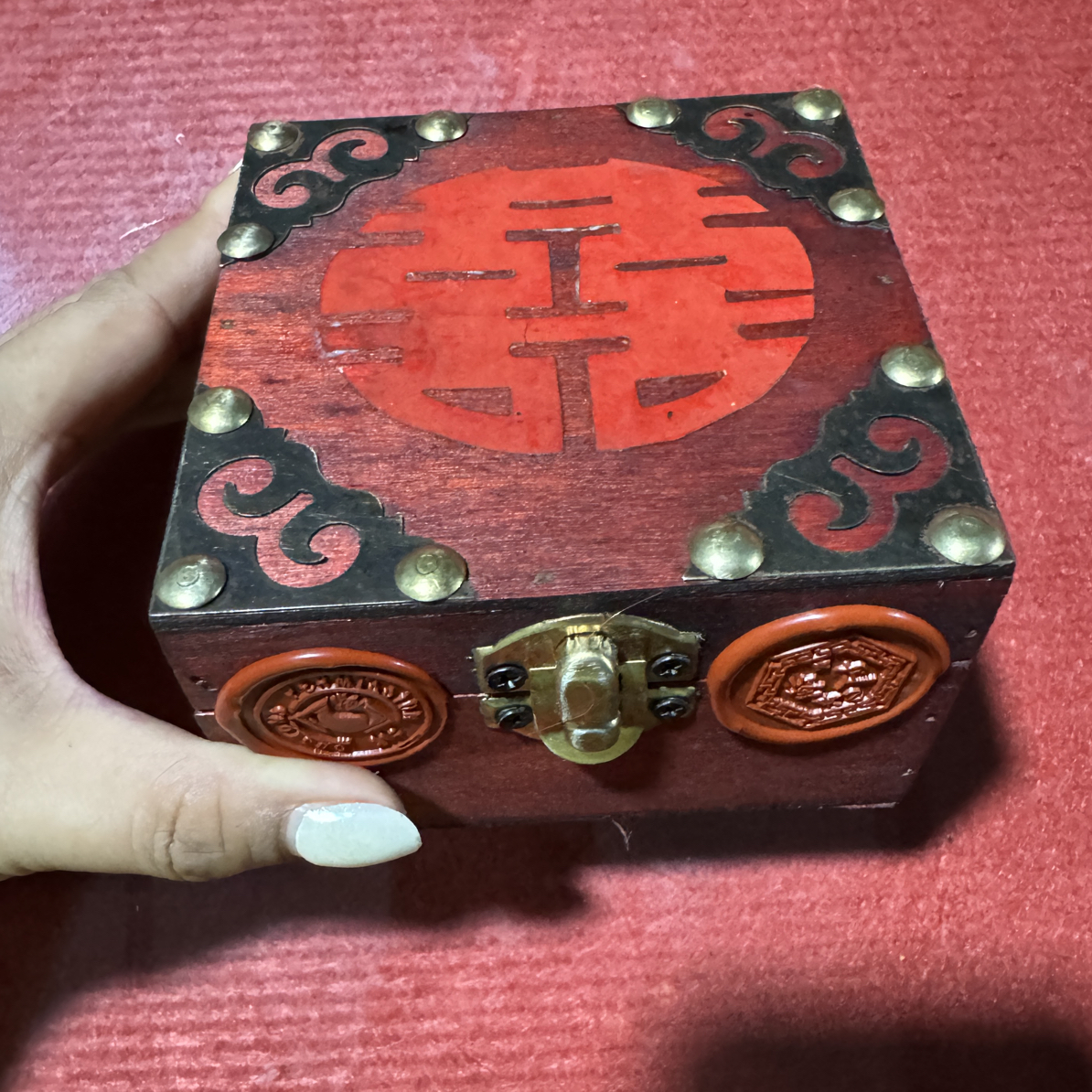 红色方喜盒一个摆件链接1