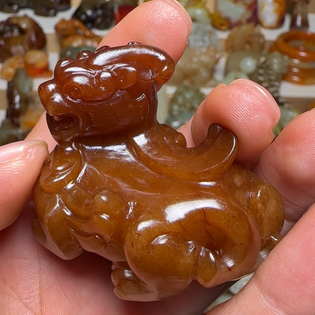 皇***勒和田玉未镶嵌颈饰