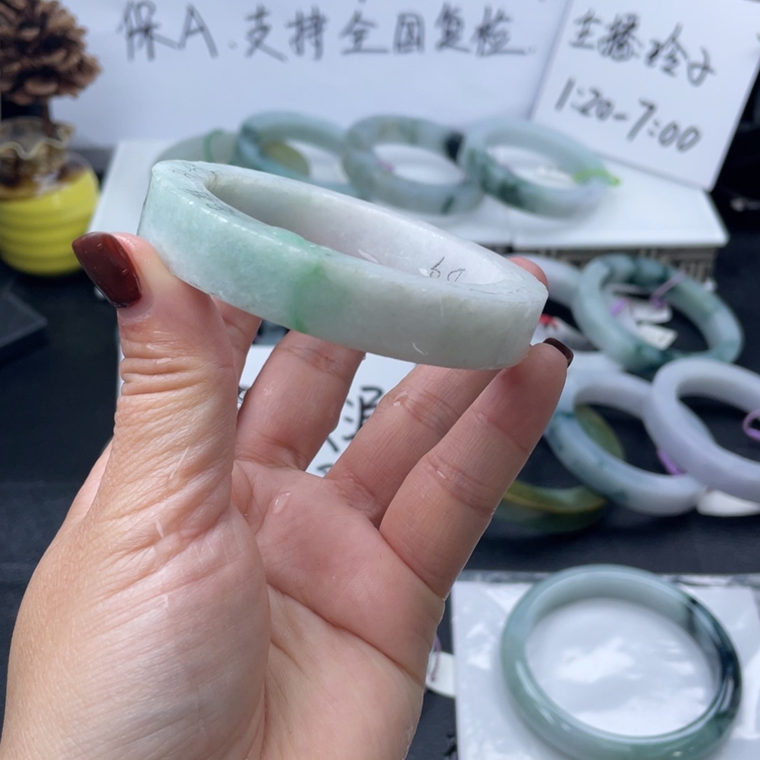 定制翡翠未镶嵌正圈手镯