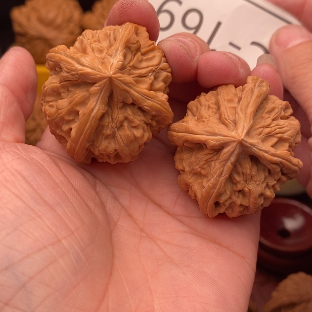 文玩核桃把件正四棱40