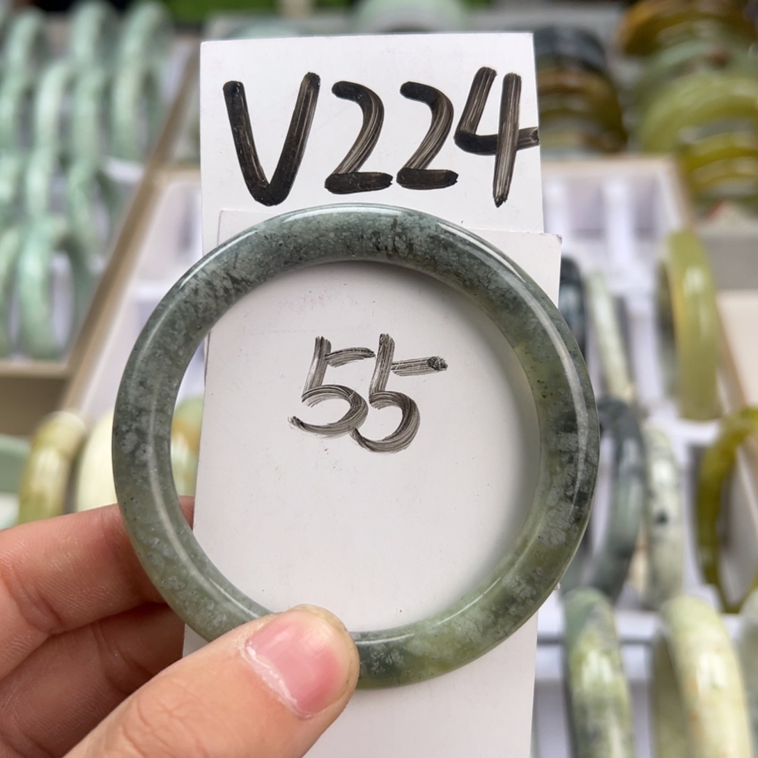 岫玉手镯未镶嵌天然岫玉微瑕