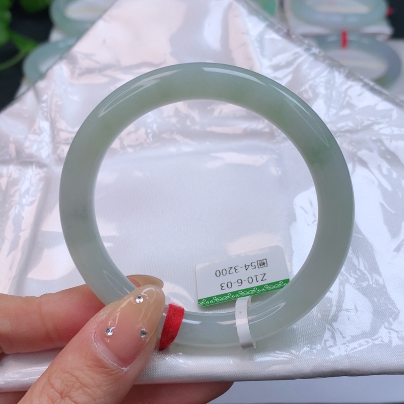 【闪购商品】翡翠手镯未镶嵌太**垒天然翡翠手镯