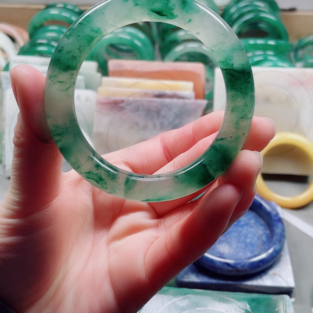 石英质玉手镯未镶嵌L***a