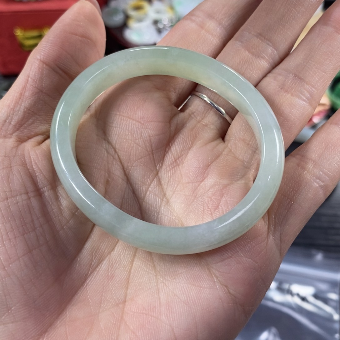 翡翠手镯未镶嵌张*怼天然翡翠手镯52.3贵妃